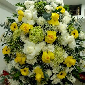 Coroa de Flores(Preço de Coroas são consultados no WhatsApp)