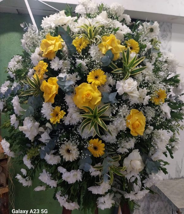 Coroa de Flores(Preço de Coroas são consultados no WhatsApp)