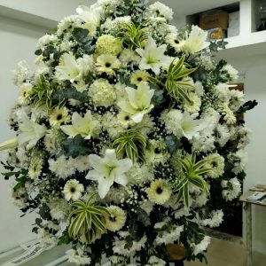 Coroa de Flores(Preço de Coroas são consultados no WhatsApp)